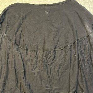 Black lululemon long sleeve shirt size 8